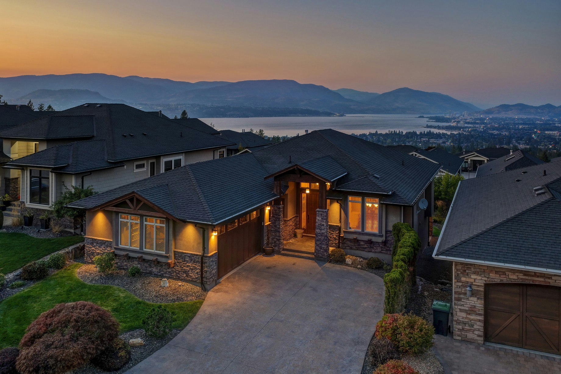 652 Peridot Place, Kelowna, BC, V1W 5E7 - 2