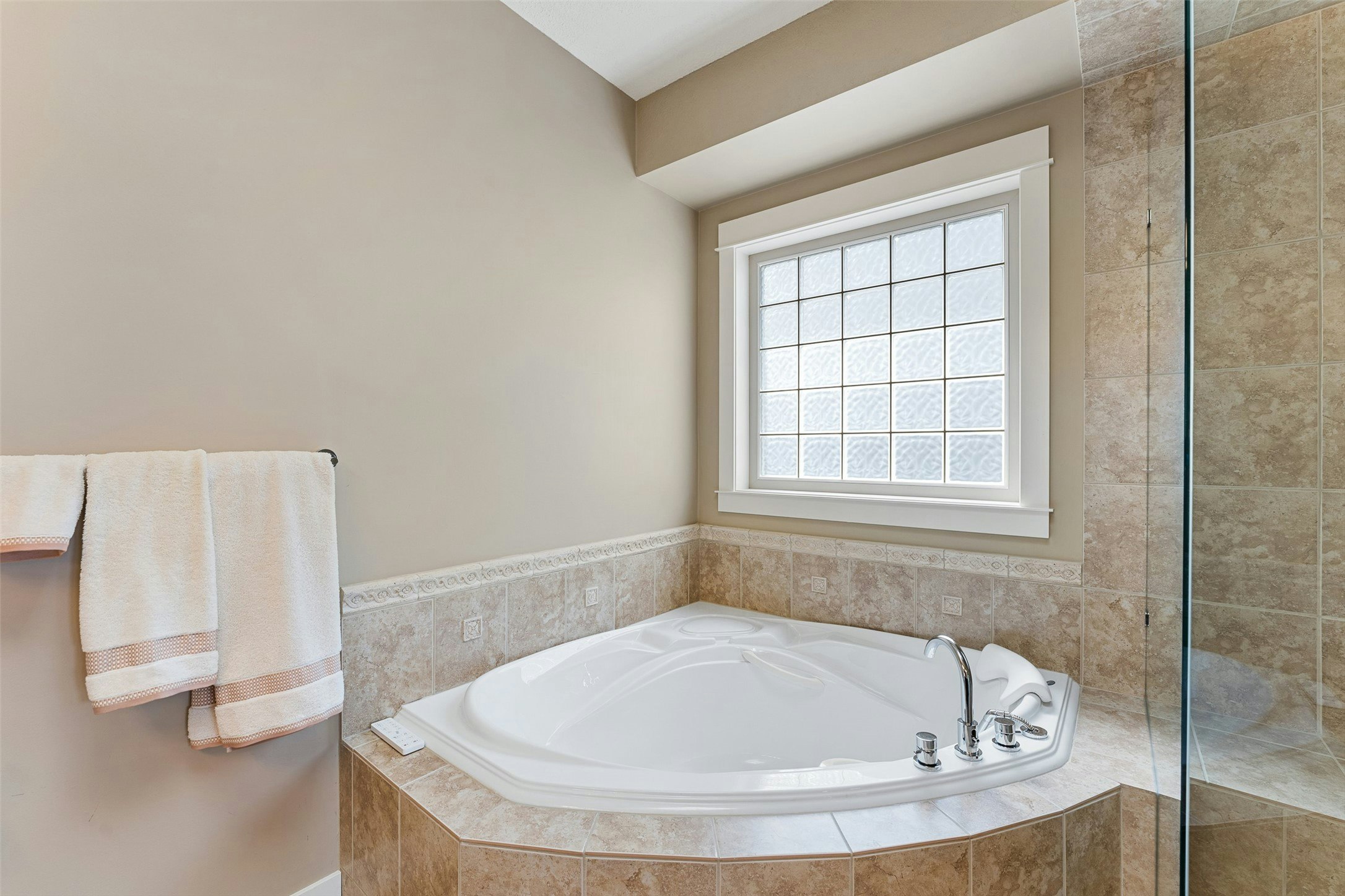 652 Peridot Place, Kelowna, BC, V1W 5E7 - 31