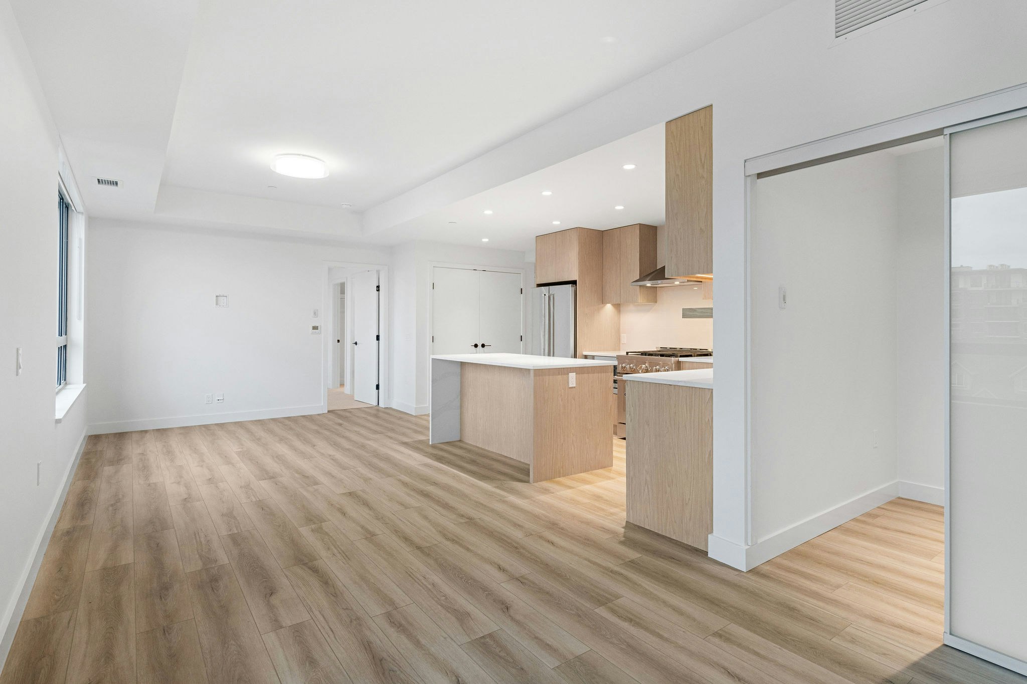601-3051 Abbott Street - 4