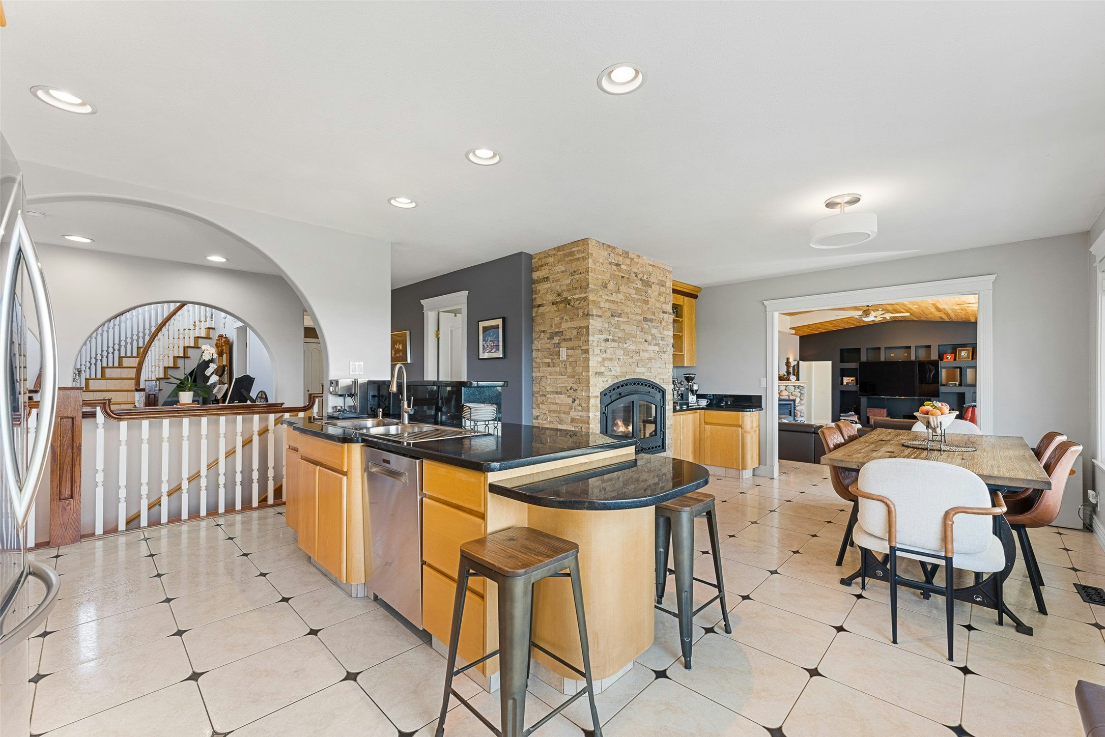 3380 Neid Road, Kelowna, BC, V1W 4H5 - 21