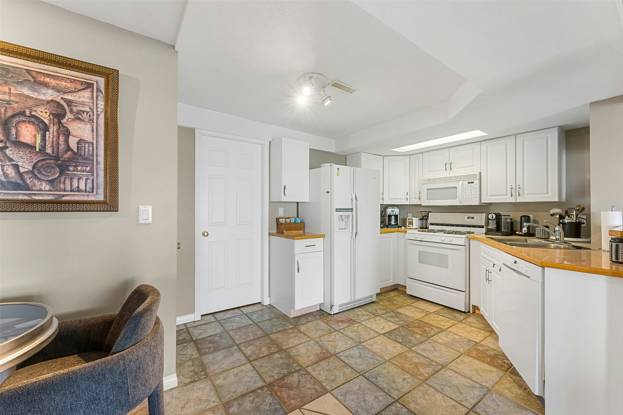 3380 Neid Road, Kelowna, BC, V1W 4H5 - 60