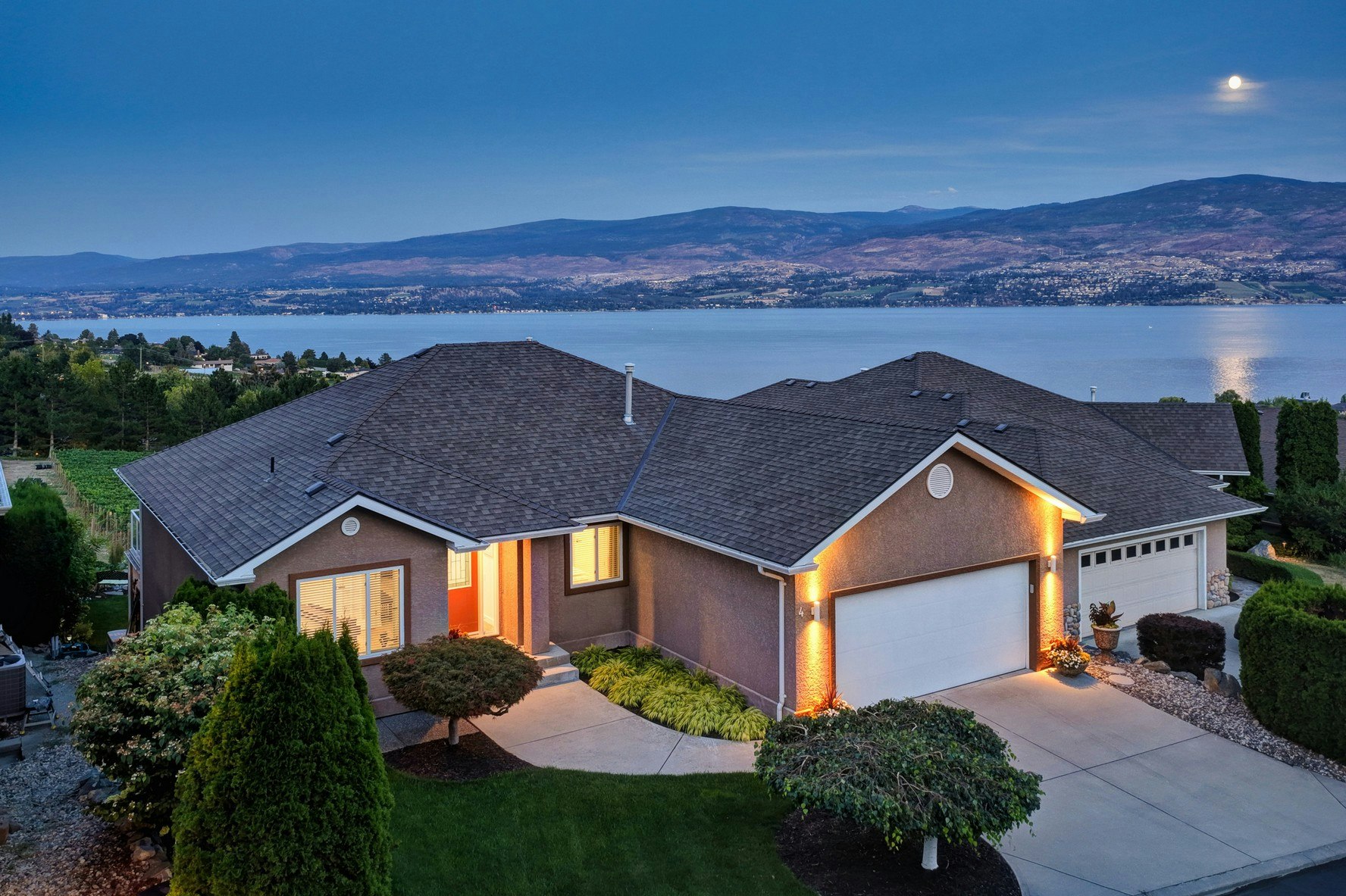 4-3333 Chancellor Place - 2