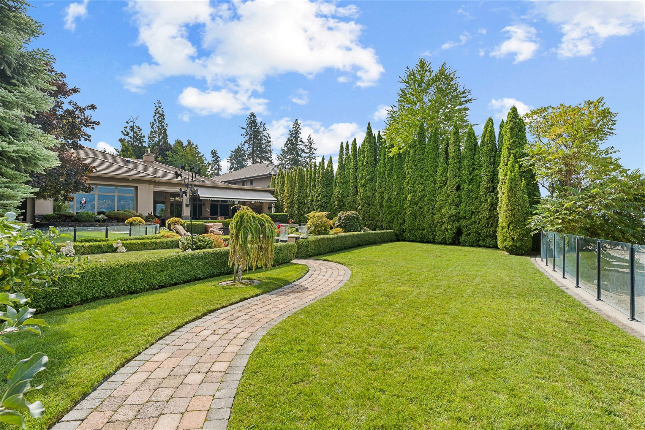 4244 Hobson Road, Kelowna, BC, V1W 1Y3 - 42