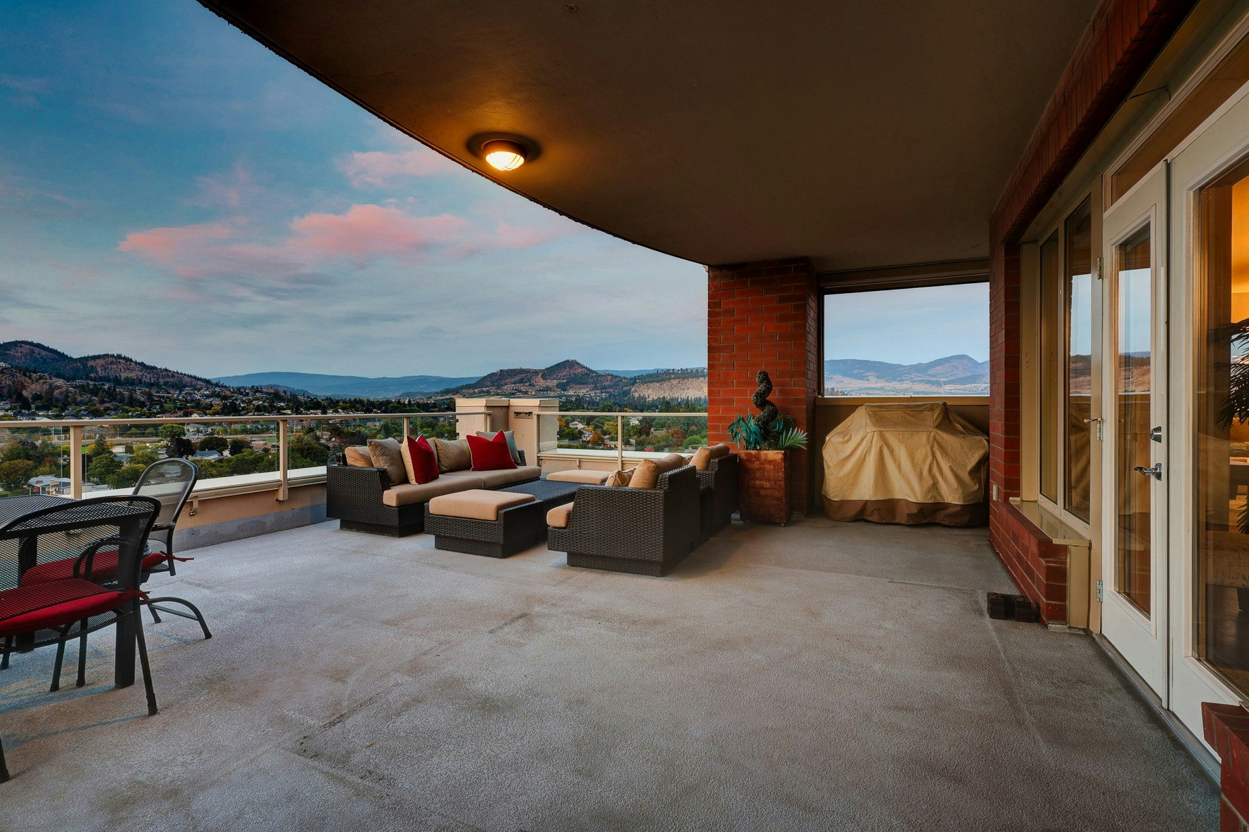 1101-1160 Bernard Avenue, Kelowna, BC, V1Y 6R2 - 36