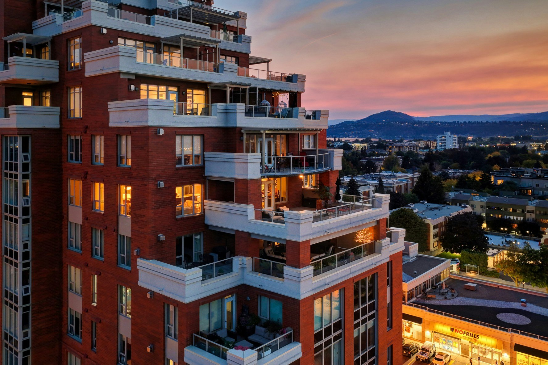 1101-1160 Bernard Avenue, Kelowna, BC, V1Y 6R2