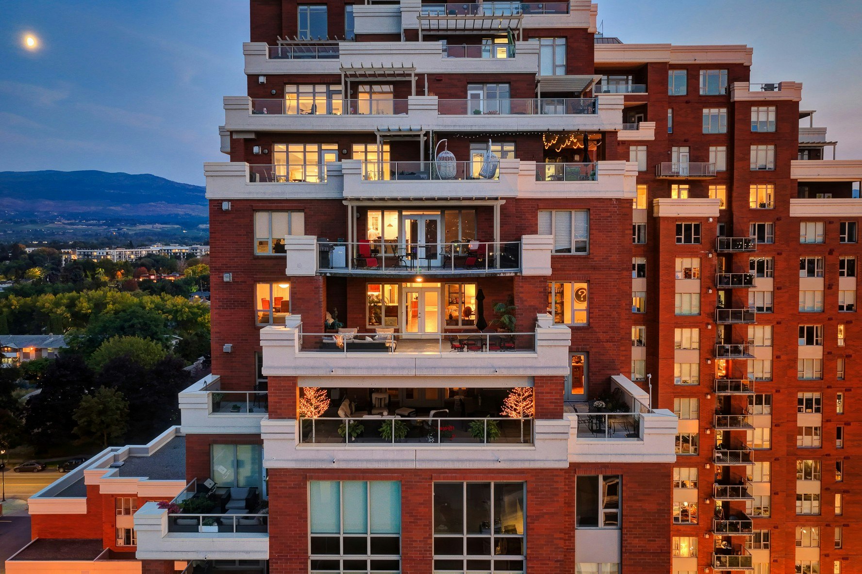 1101-1160 Bernard Avenue, Kelowna, BC, V1Y 6R2 - 43