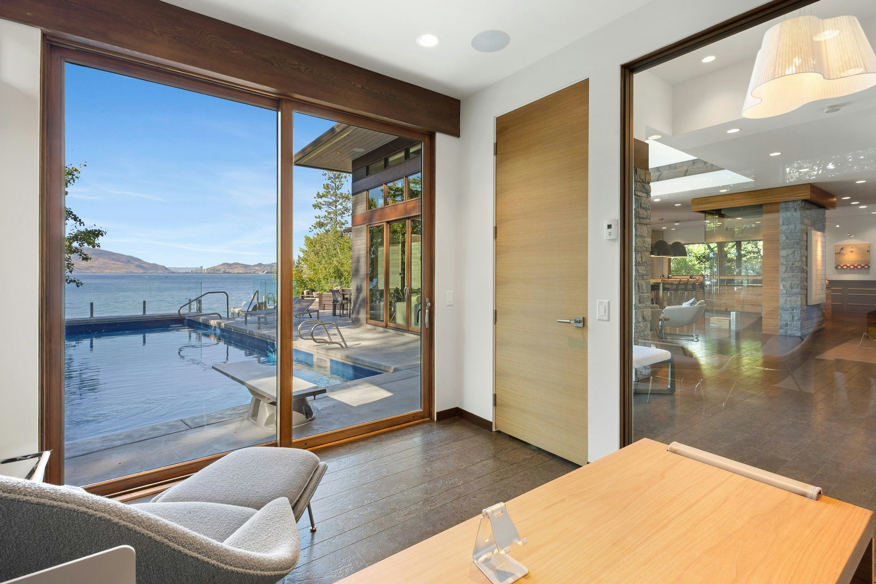 4896 Lakeshore Road, Kelowna, BC, V1W 4H7 - 16