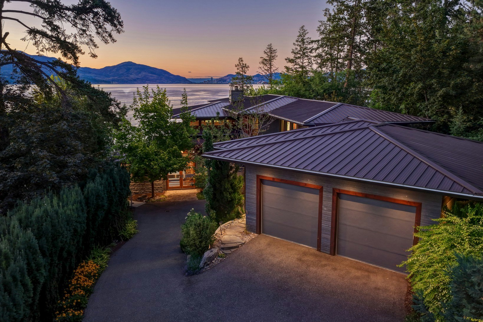 4896 Lakeshore Road, Kelowna, BC, V1W 4H7