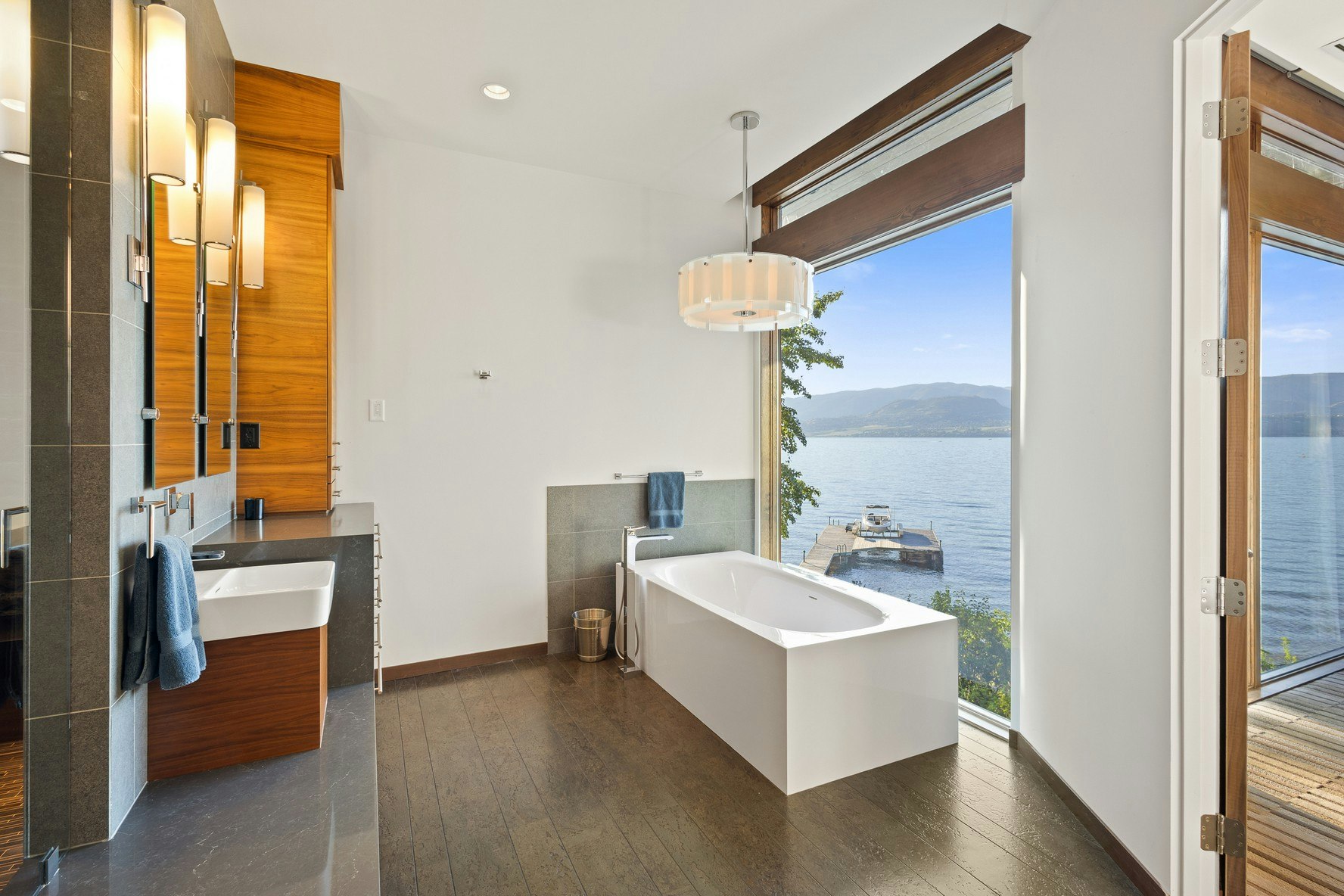 4896 Lakeshore Road, Kelowna, BC, V1W 4H7 - 40