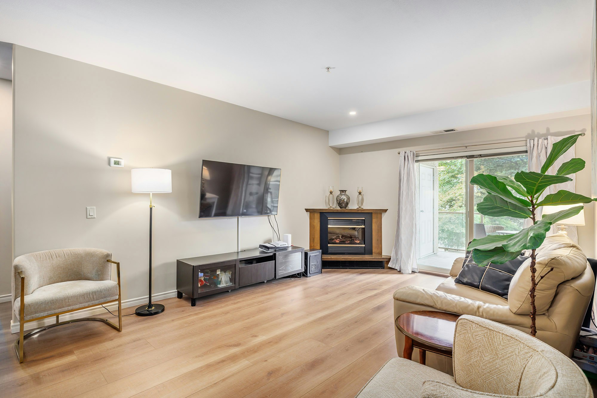 206-1007 Harvey Avenue, Kelowna, BC, V1Y 6E4 - 4