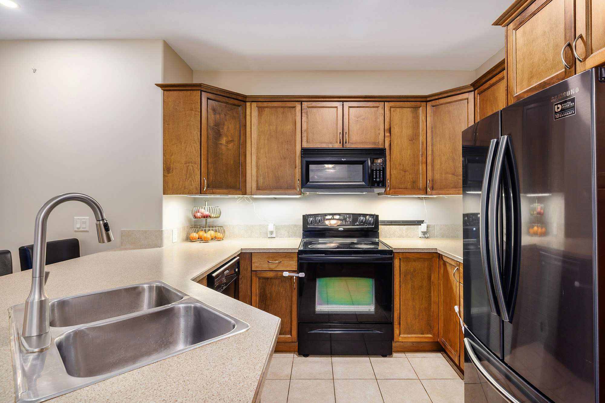 206-1007 Harvey Avenue, Kelowna, BC, V1Y 6E4 - 13