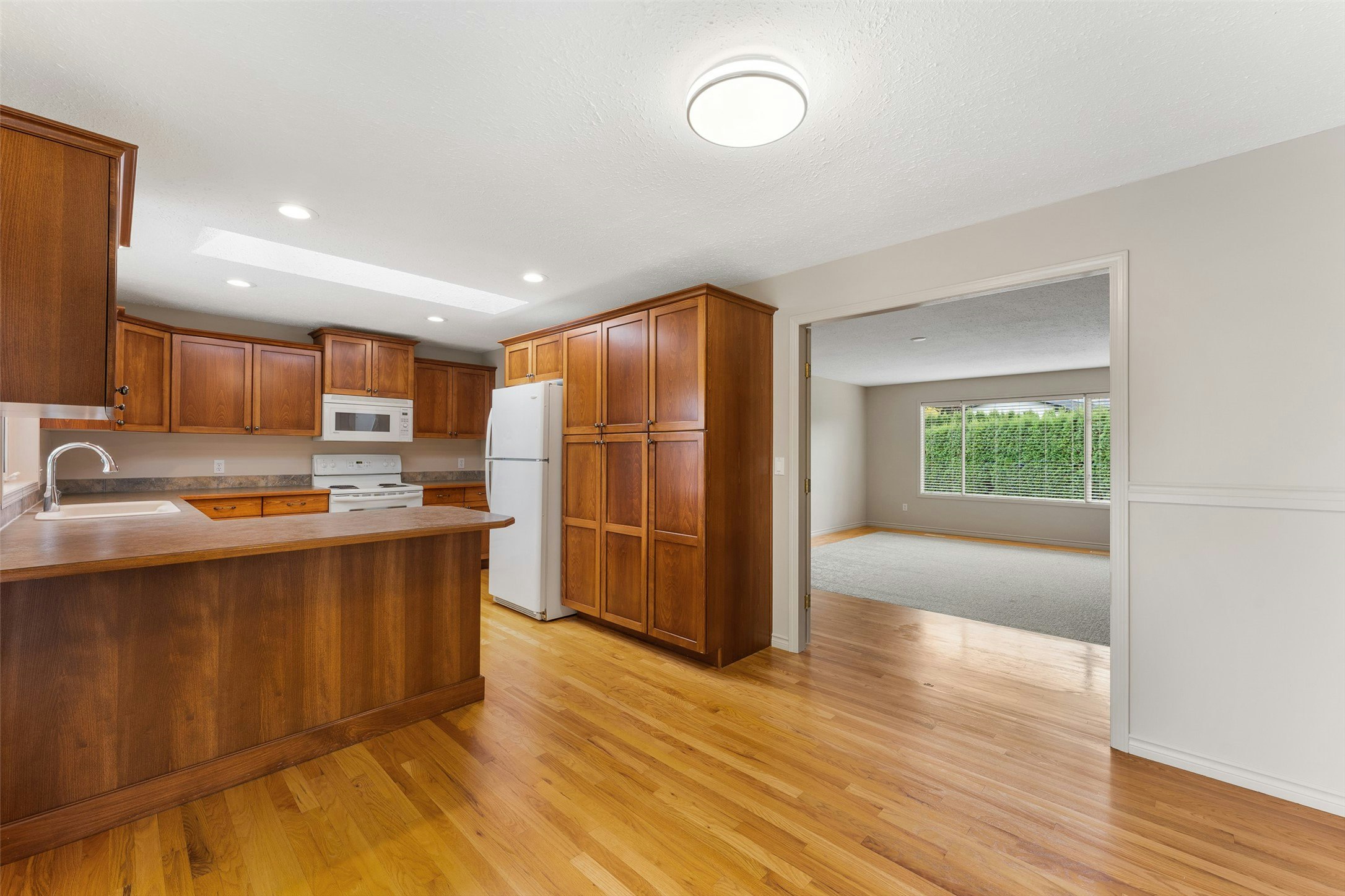 714 Turner Road, Kelowna, BC, V1W 2K8 - 16