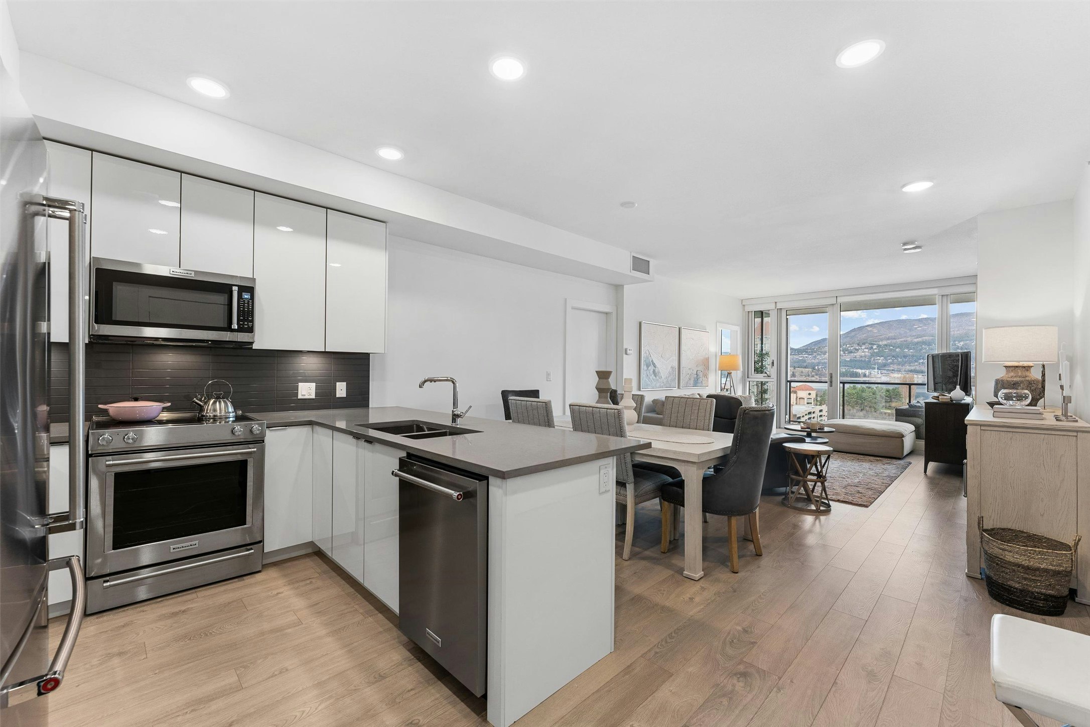 902-1232 Ellis Street, Kelowna, BC, V1Y 1Z4 - 6