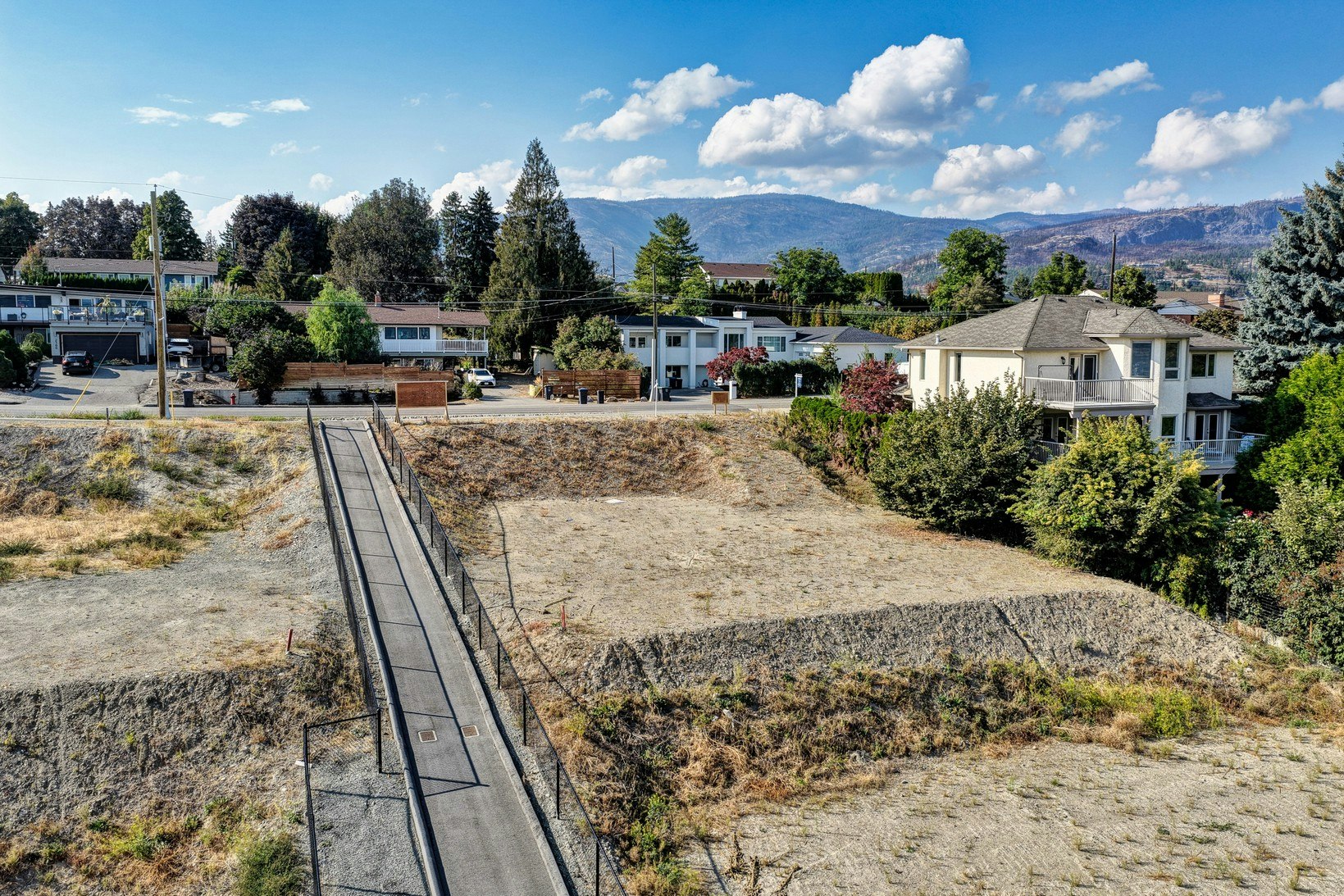 2347 Thacker Drive, West Kelowna, BC, V1Z 1V6 - 2