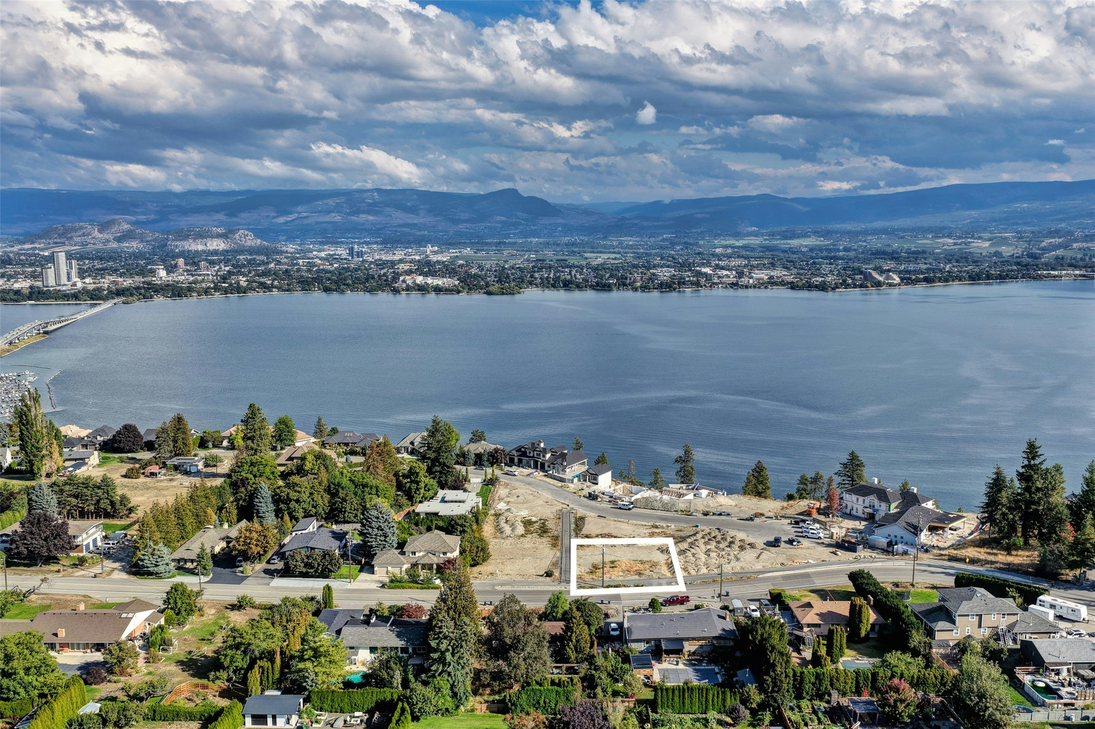 2353 Thacker Drive, West Kelowna, BC, V1Z 1V6 - 10