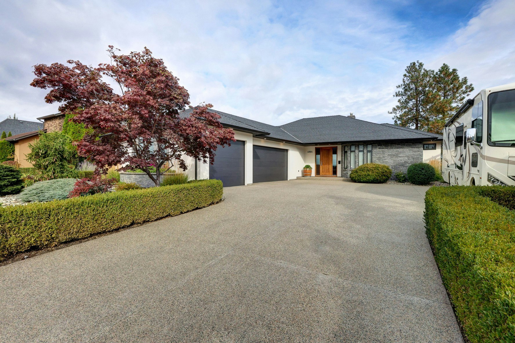 4804 Carmel Crescent - 2