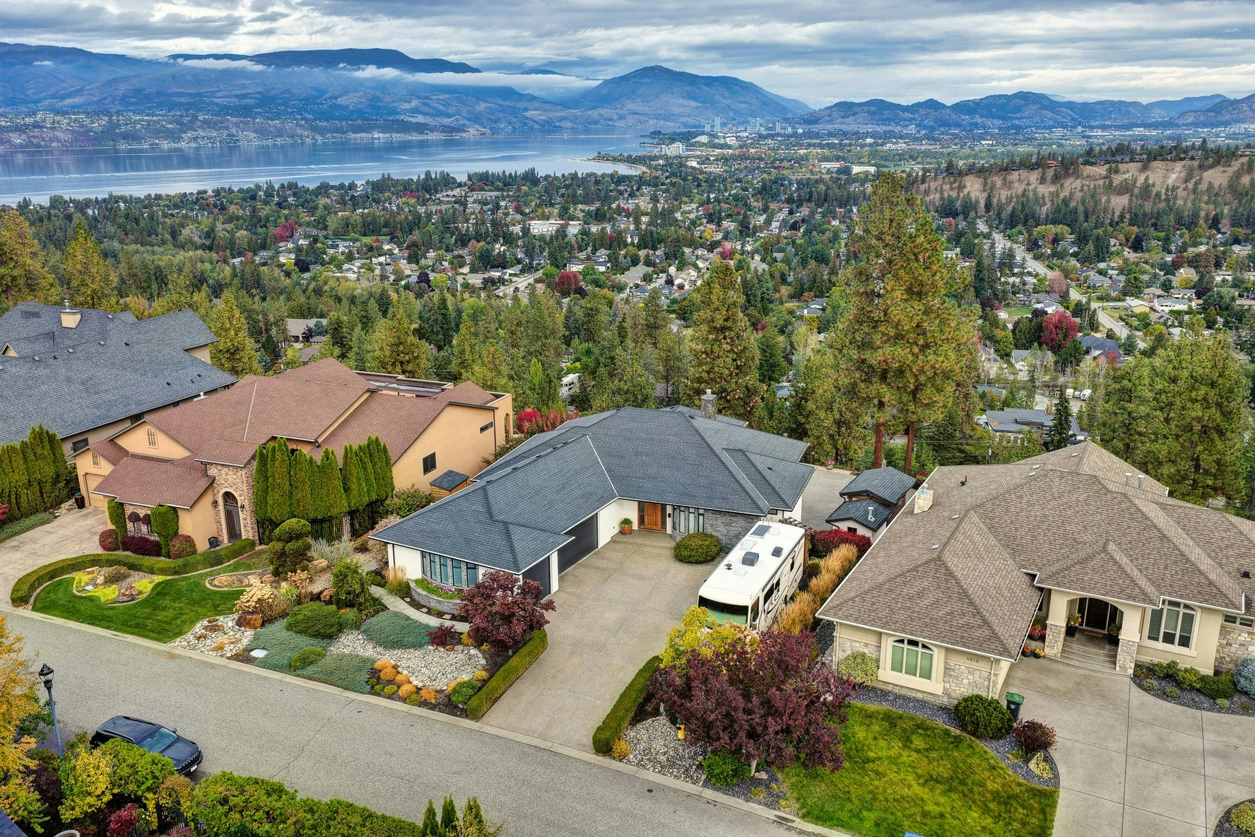 4804 Carmel Crescent - 3