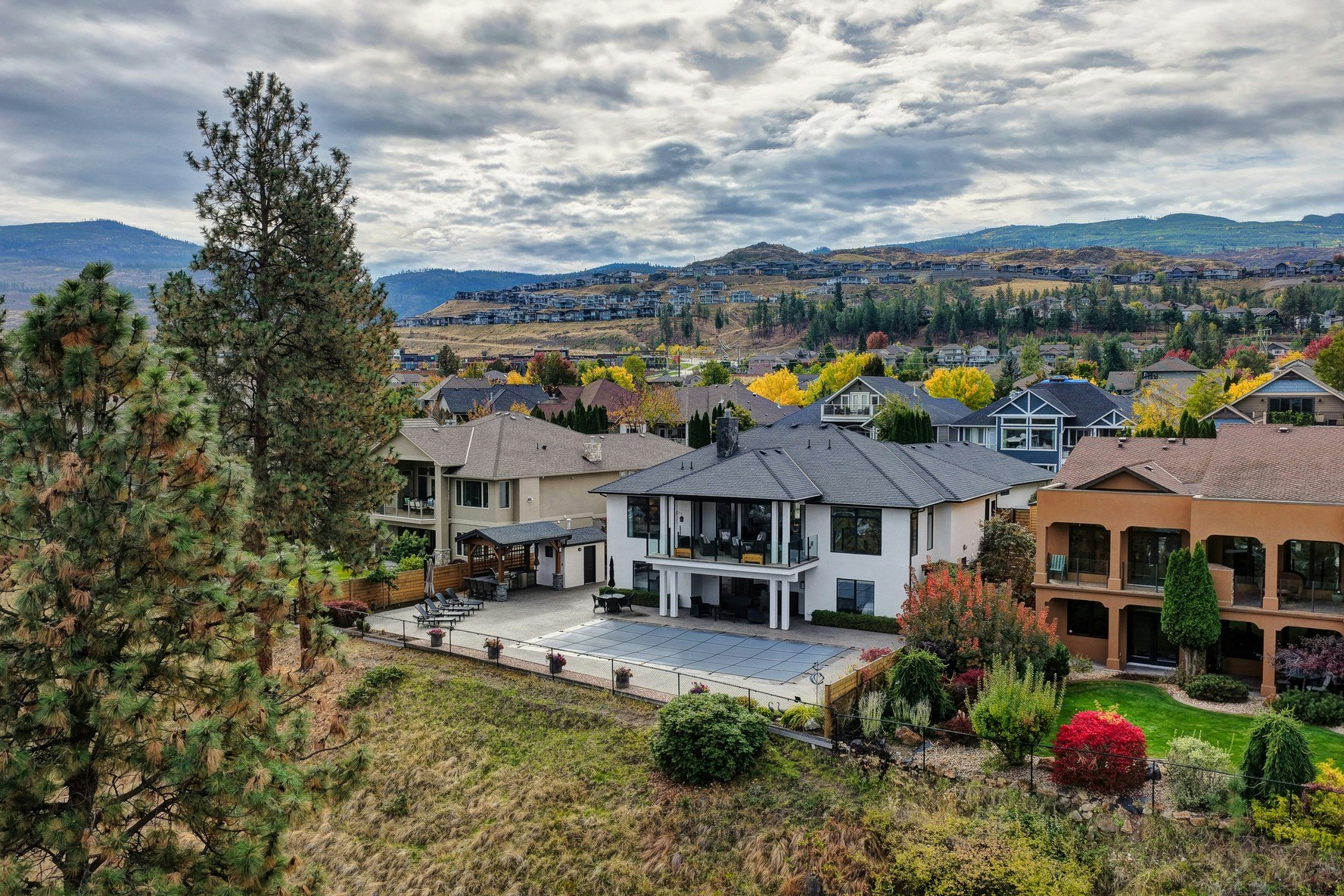 4804 Carmel Crescent - 5