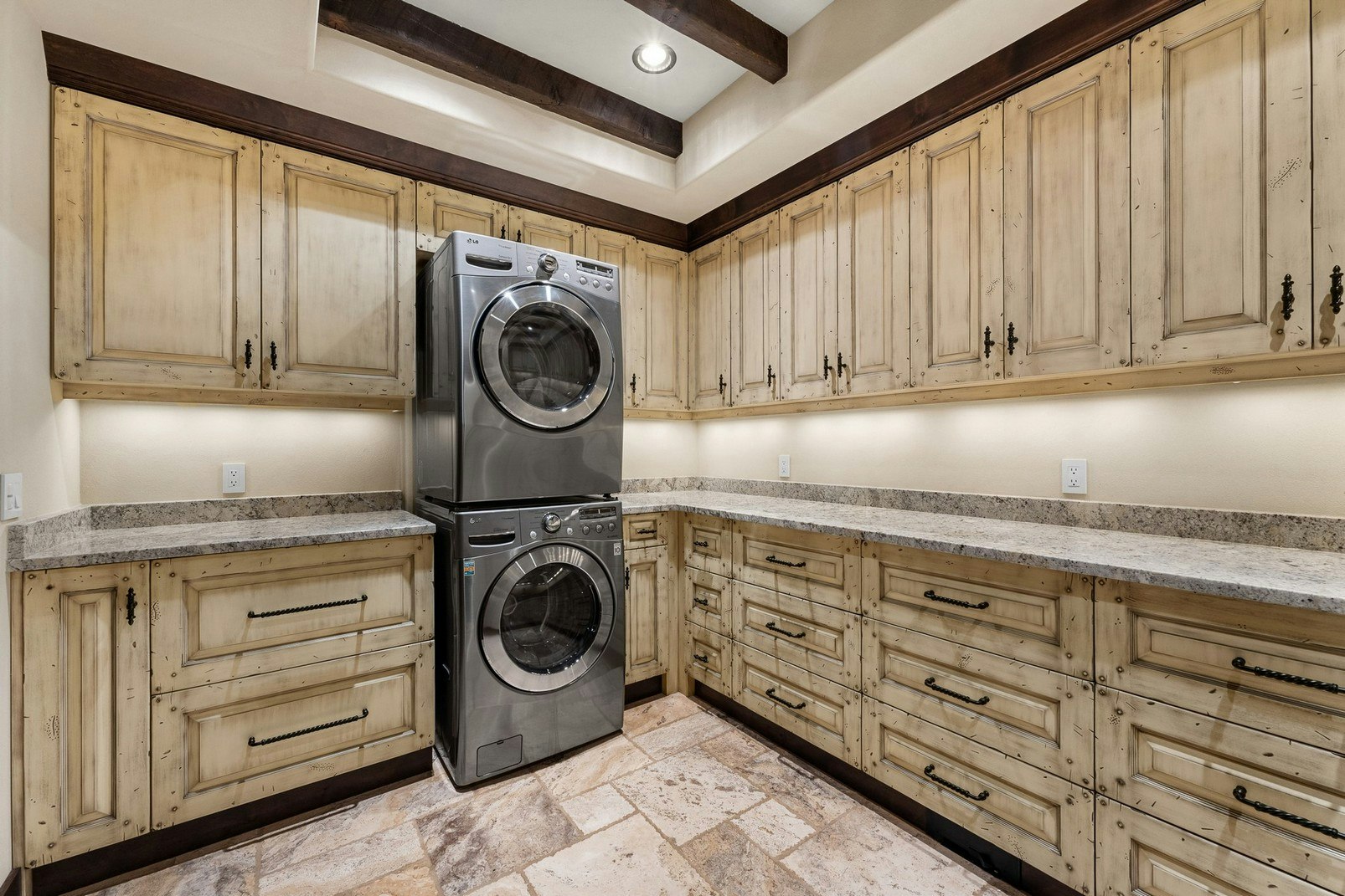 4303 Takla Road, Kelowna, BC, V1W 3C4 - 43