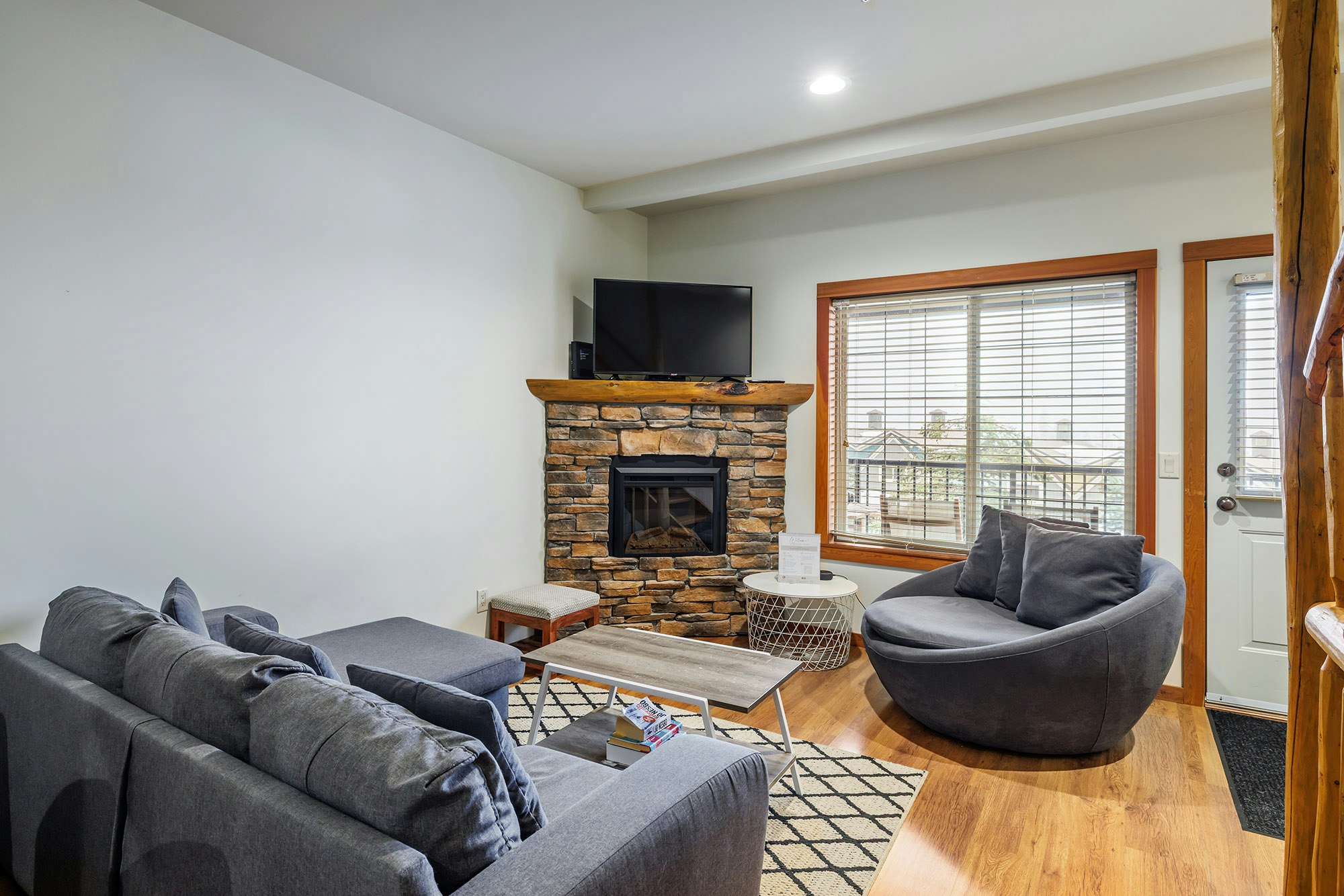 6-5020 Snowbird Way - 3