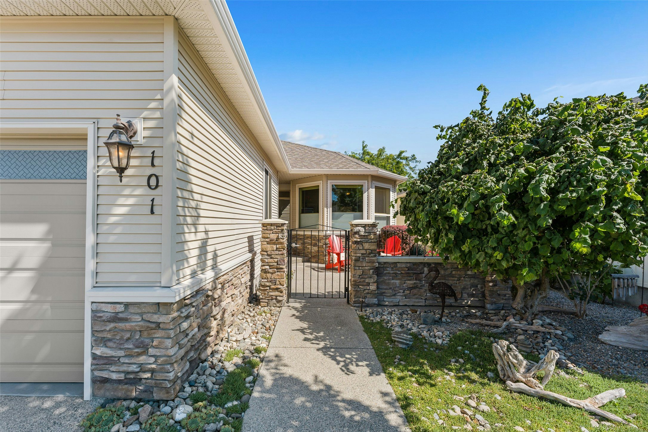 101-2365 Stillingfleet Road - 2