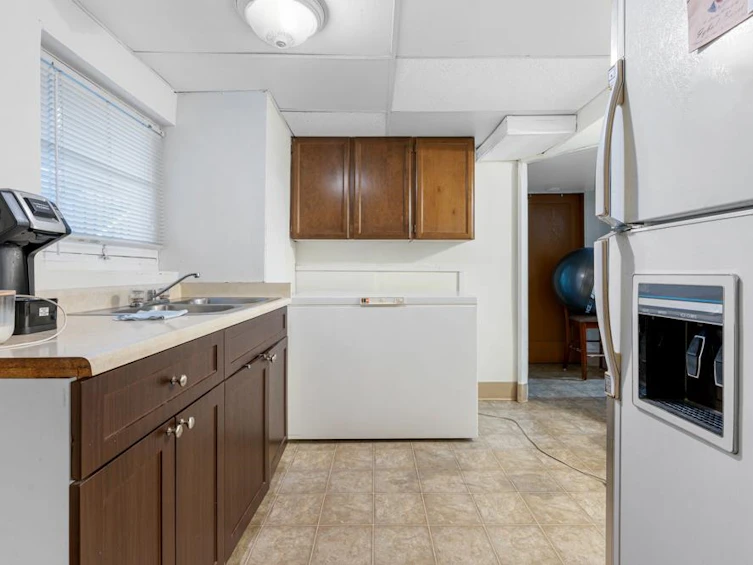 6909 Granville Street, Vancouver, BC, V6P 4X4 - 23