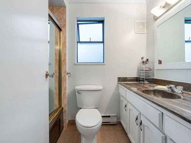 6909 Granville Street, Vancouver, BC, V6P 4X4 - 17
