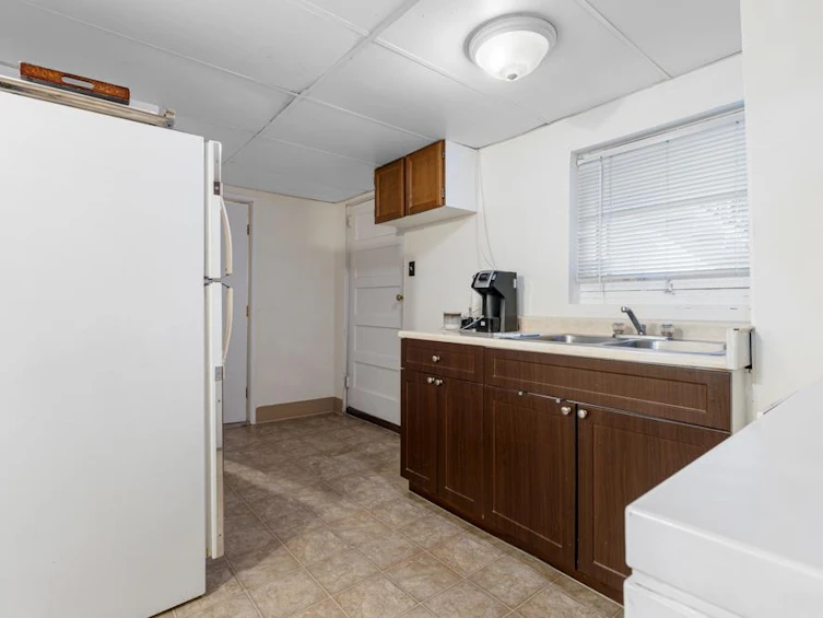 6909 Granville Street, Vancouver, BC, V6P 4X4 - 22
