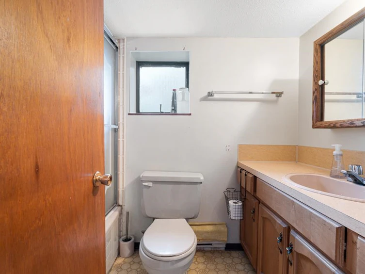 6909 Granville Street, Vancouver, BC, V6P 4X4 - 24
