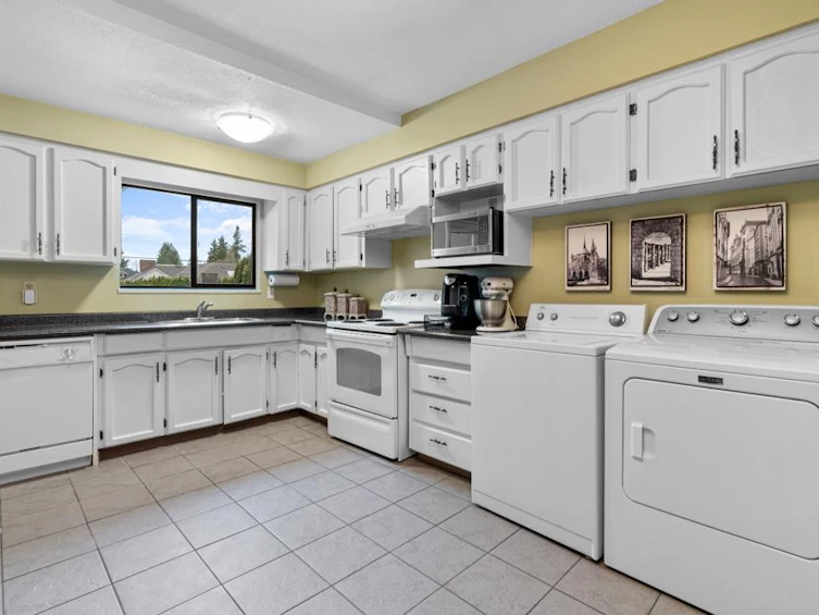 6909 Granville Street, Vancouver, BC, V6P 4X4 - 30