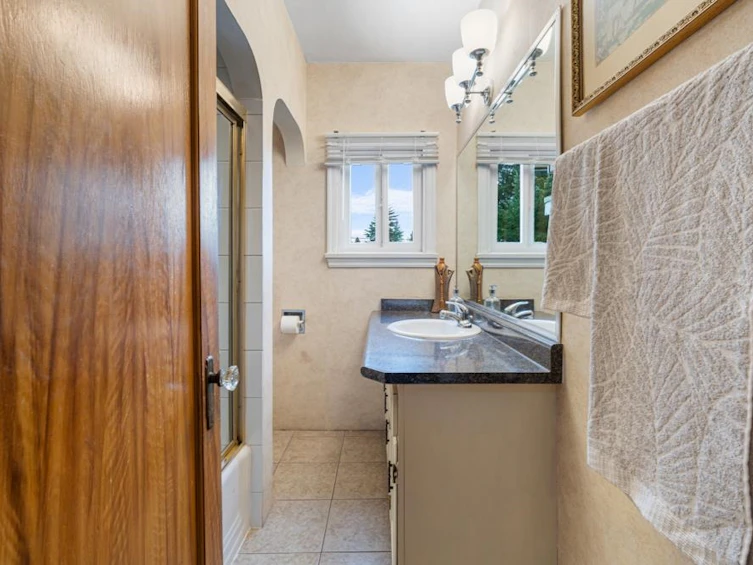 6909 Granville Street, Vancouver, BC, V6P 4X4 - 10
