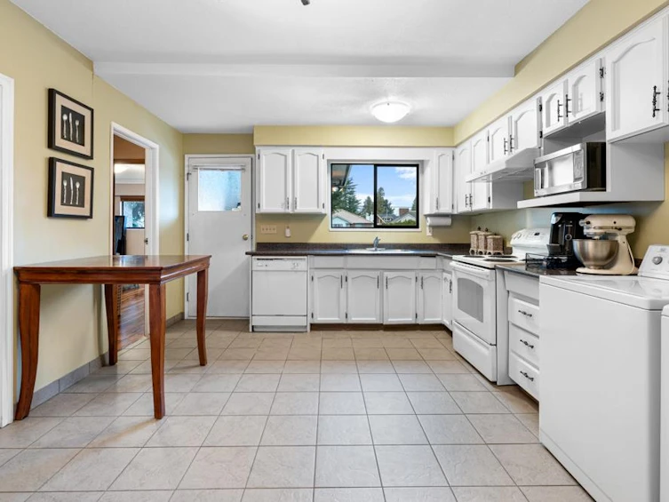 6909 Granville Street, Vancouver, BC, V6P 4X4 - 29