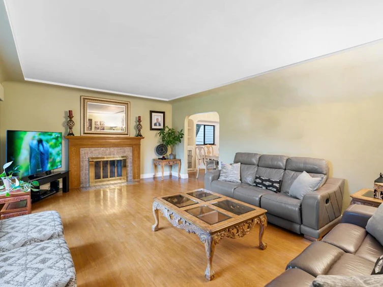6909 Granville Street, Vancouver, BC, V6P 4X4 - 4