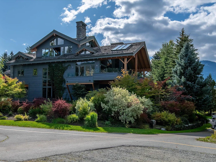 8065 North Nicklaus Boulevard, Whistler, BC, V8E 1J7
