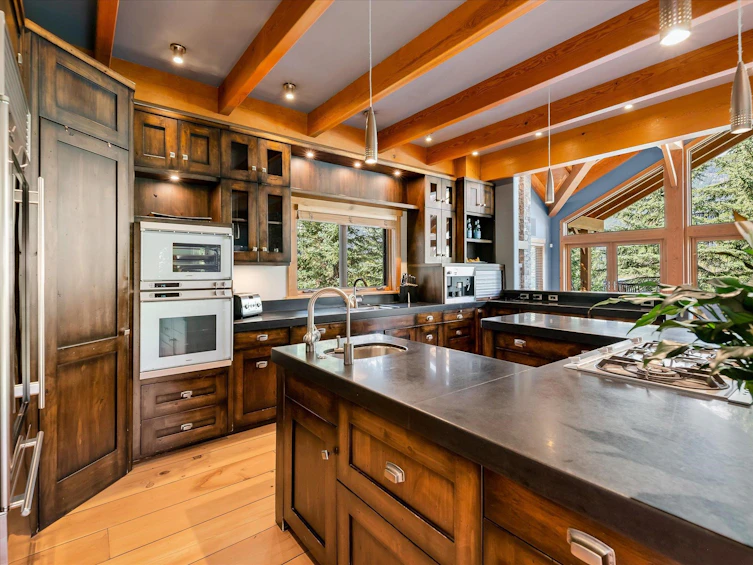 8065 North Nicklaus Boulevard, Whistler, BC, V8E 1J7 - 4