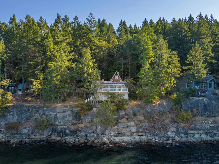 315 Deacon Lane, Galiano Island, BC, V0N 1P0