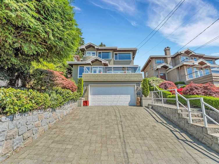 4080 St. Pauls Avenue, North Vancouver, BC, V7N 1T5