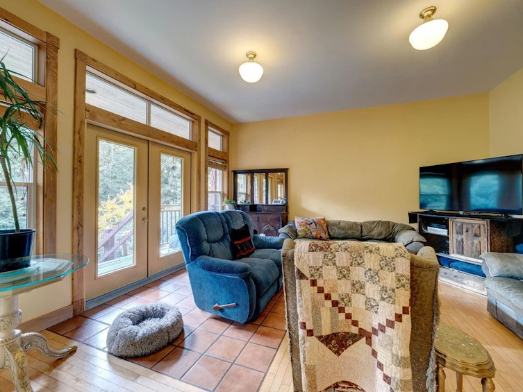 3173 Mossy Rock Road, Roberts Creek, BC, V0N 2W2 - 11