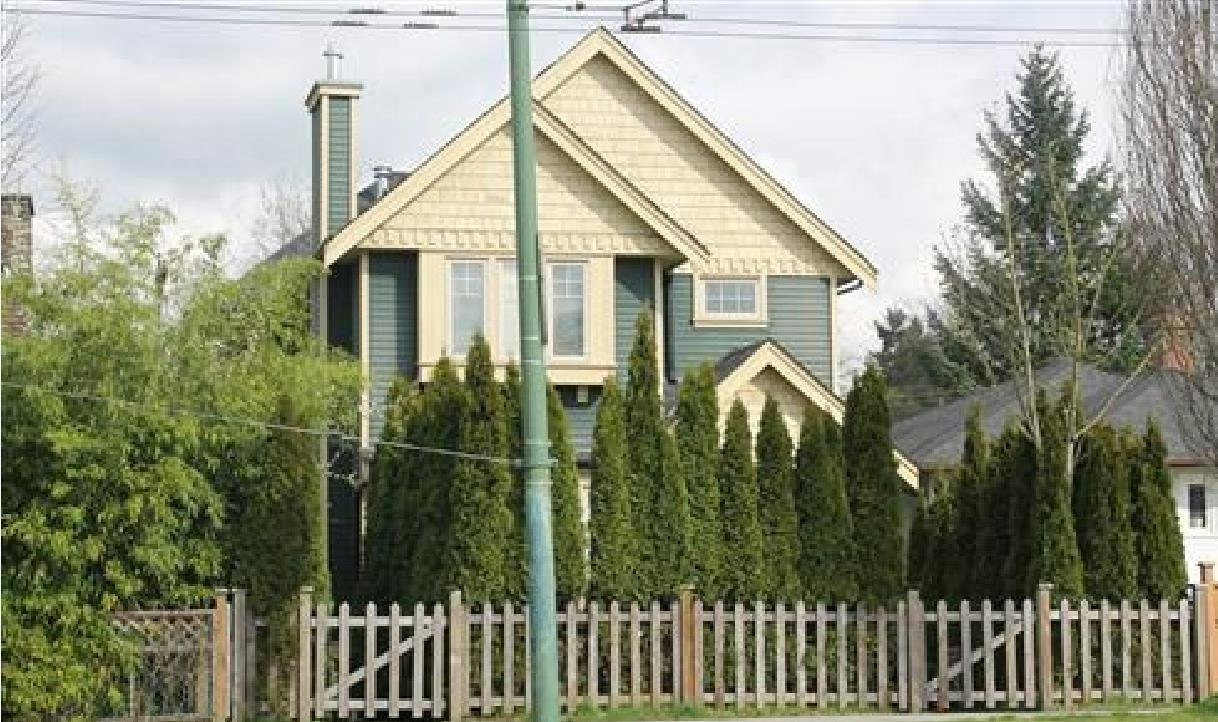1949 E Broadway, Vancouver, BC, V5N 1W4