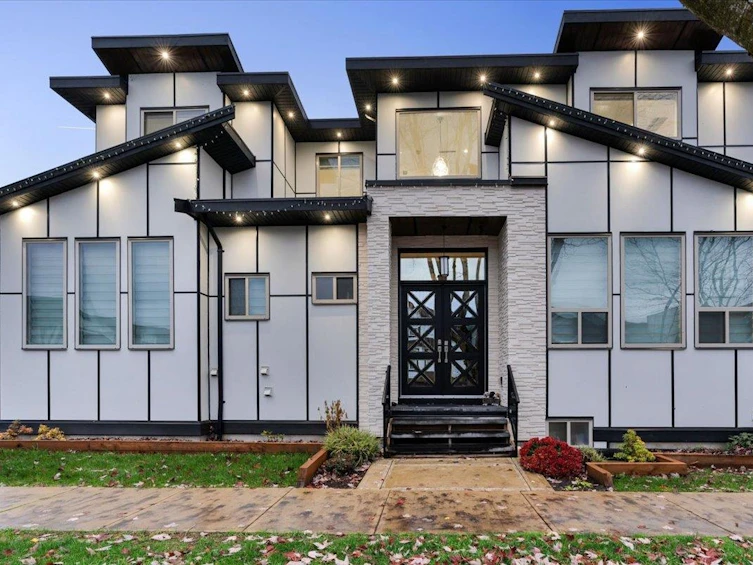 19308 71 Avenue, Surrey, BC, V4N 1N2