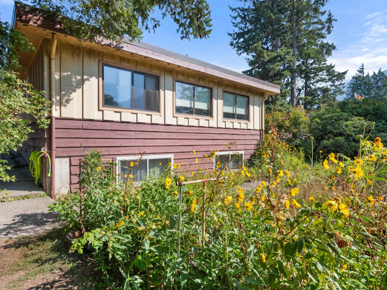 571 Coquihalla Street, Hope, BC, V0X 1L0