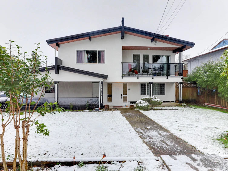 10972 152 Street, Surrey, BC, V3R 6S6