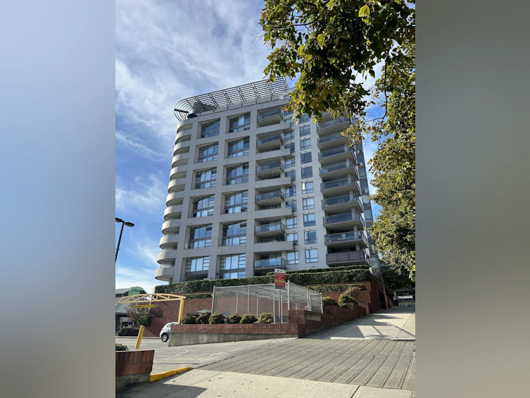 205-98 Tenth Street, New Westminster, BC, V3M 6L8