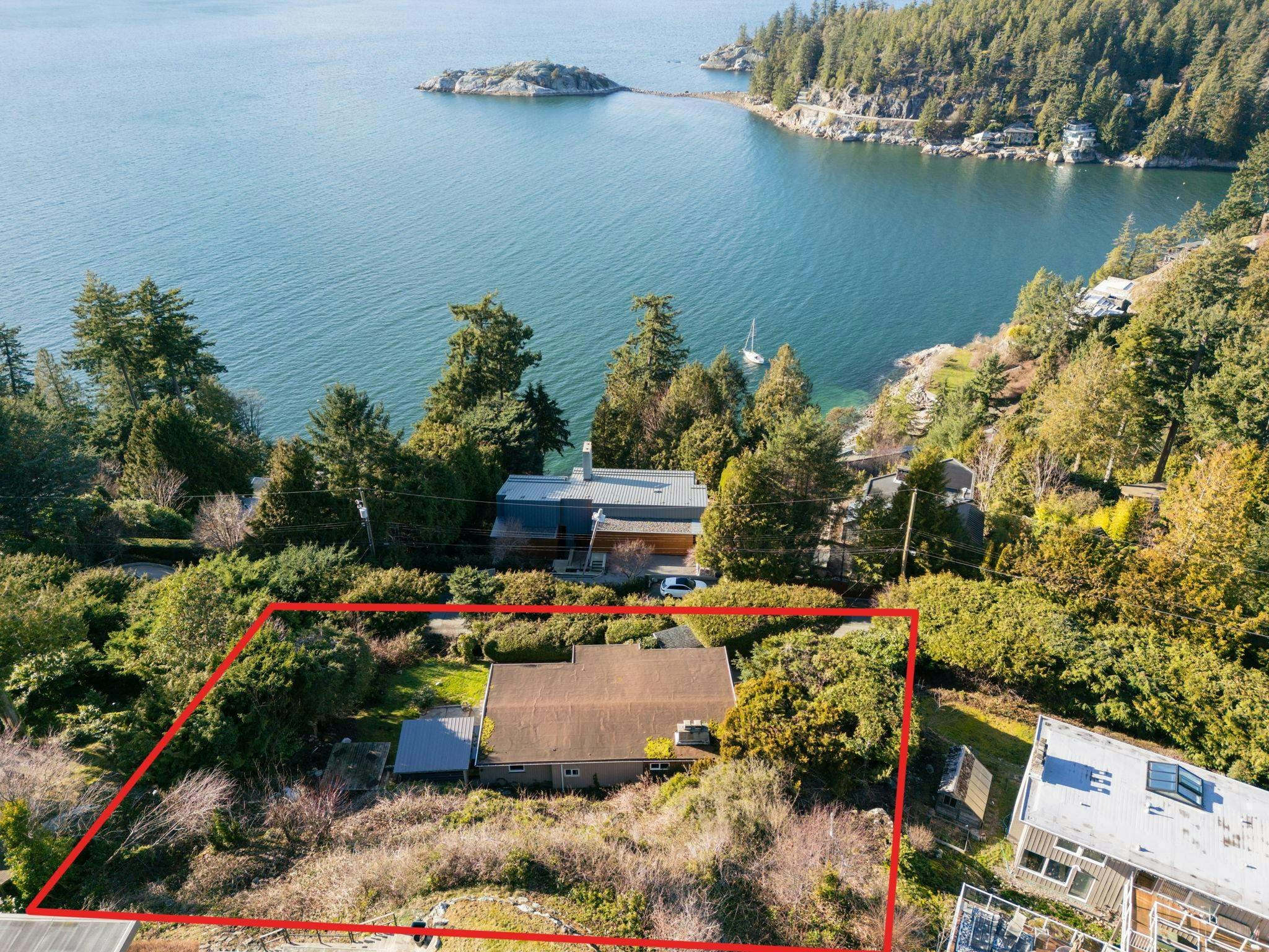 6182 Nelson Avenue, West Vancouver, BC, V7W 1Z9