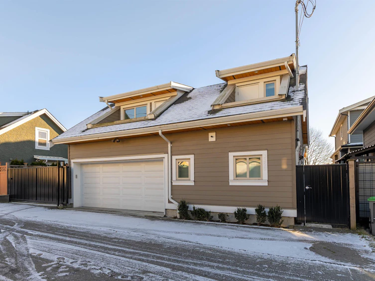 3351 Parker Street, Vancouver, BC, V5K 2W1 - 11