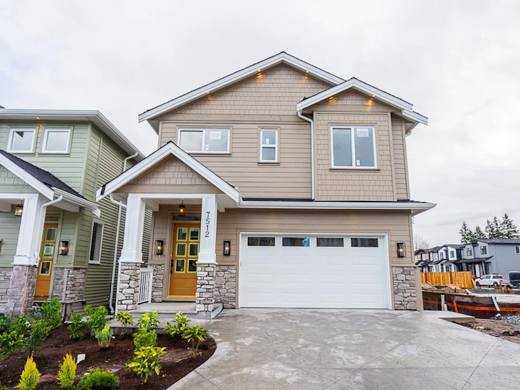7512 205 Street, Langley, BC, V2Y 1V5