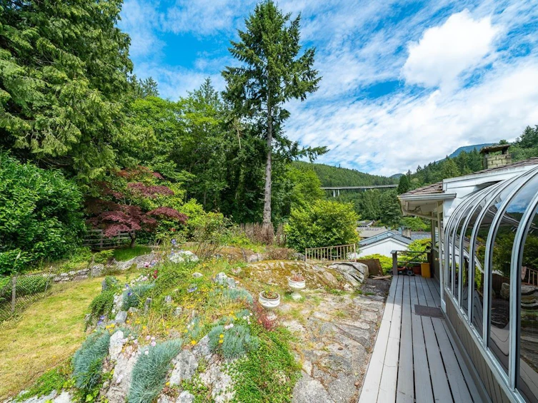 5725 Cranley Drive, West Vancouver, BC, V7W 1S7 - 27