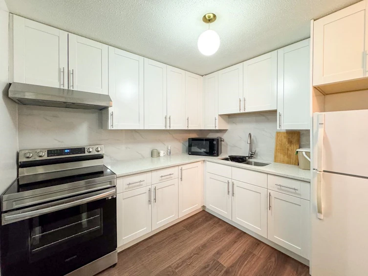 213-6420 Buswell Street, Richmond, BC, V6Y 2E9