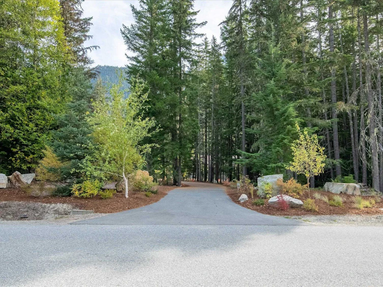 9036 Riverside Drive, Whistler, BC, V8E 1M1 - 28