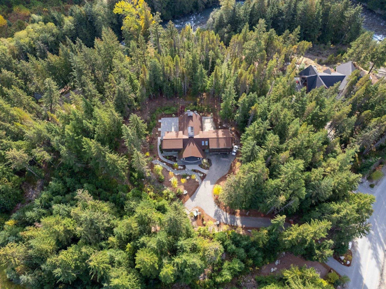 9036 Riverside Drive, Whistler, BC, V8E 1M1 - 29